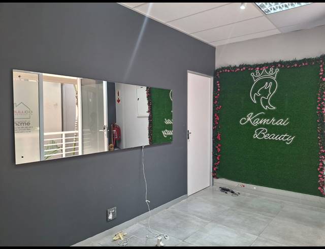 66M² BUSINESS CENTRE FOR SALE IN BALLITO DISTRICT